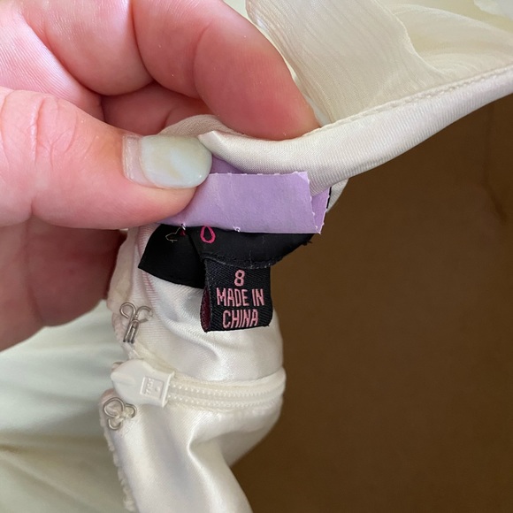 white/cream full length prom or occasion dress - Picture 4 of 4